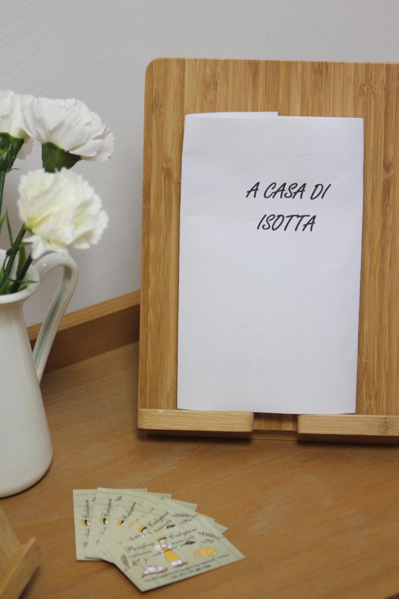 トリノA Casa Di Isottaアパートメント エクステリア 写真